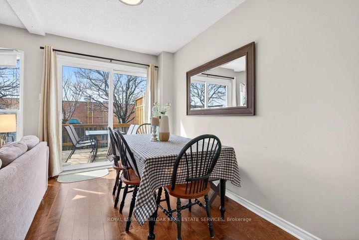 Photo 10 at 29 - 2004 Glenada Crescent, WC Wedgewood Creek, Oakville