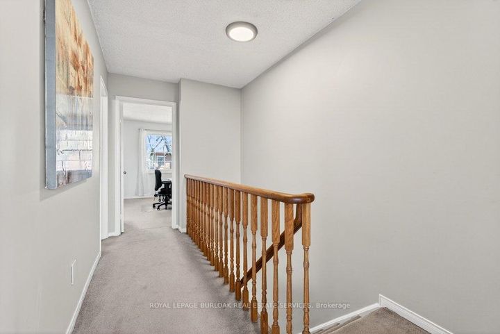 Photo 16 at 29 - 2004 Glenada Crescent, WC Wedgewood Creek, Oakville