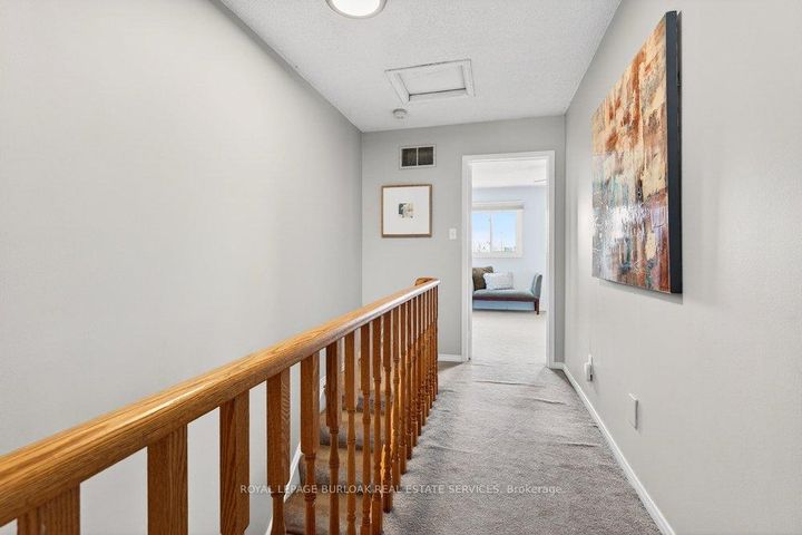 Photo 17 at 29 - 2004 Glenada Crescent, WC Wedgewood Creek, Oakville