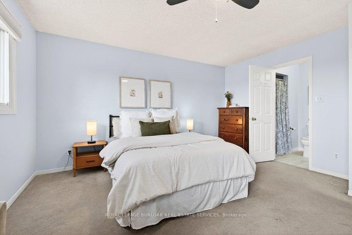 Photo 19 at 29 - 2004 Glenada Crescent, WC Wedgewood Creek, Oakville