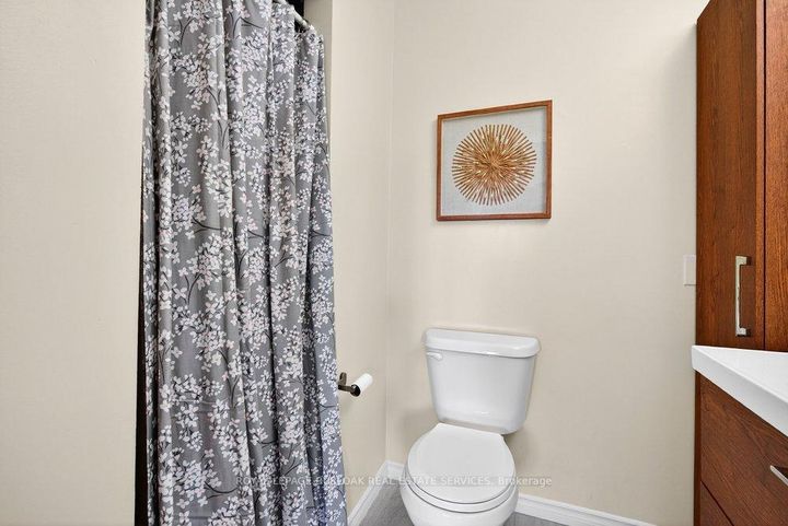 Photo 22 at 29 - 2004 Glenada Crescent, WC Wedgewood Creek, Oakville