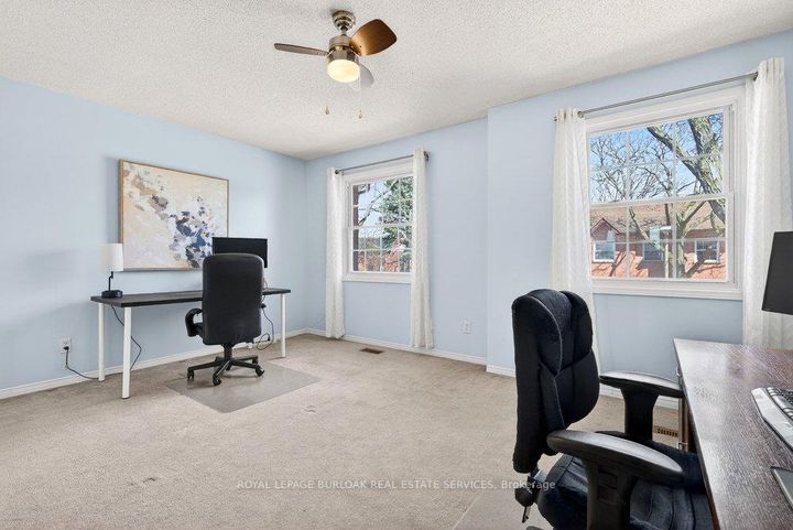 Photo 23 at 29 - 2004 Glenada Crescent, WC Wedgewood Creek, Oakville