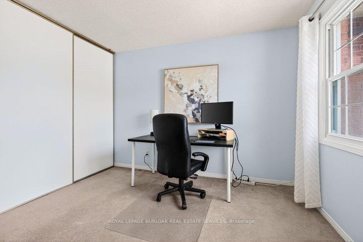 Photo 24 at 29 - 2004 Glenada Crescent, WC Wedgewood Creek, Oakville