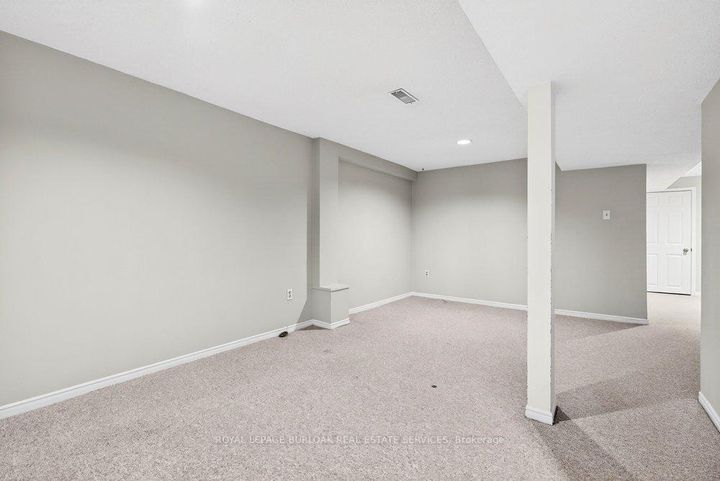 Photo 32 at 29 - 2004 Glenada Crescent, WC Wedgewood Creek, Oakville