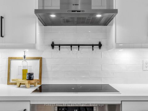 Photo 5 at 1001 - 1 Clairtrell Road, Willowdale East, Toronto