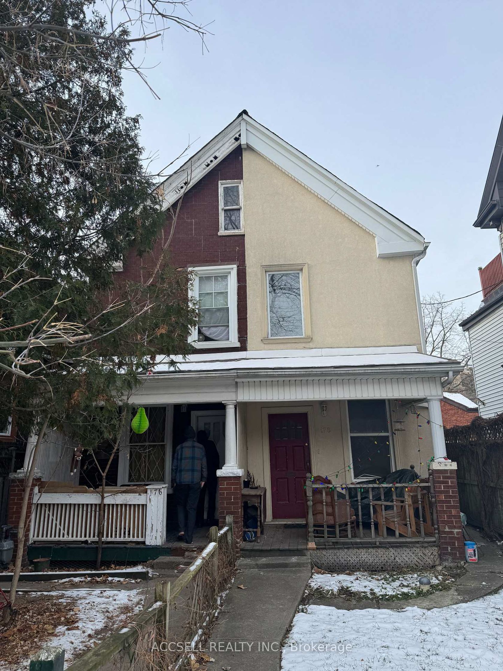 176 Brunswick Avenue, University, Toronto 