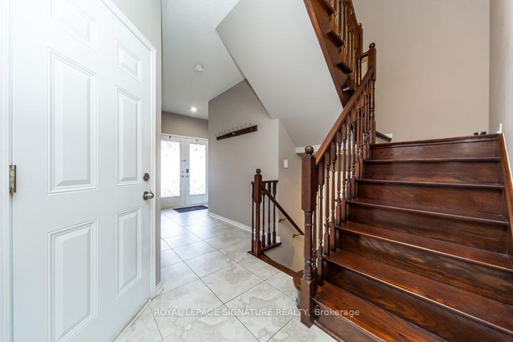 Photo 1 at 3260 Sealey Crescent, Alton, Burlington