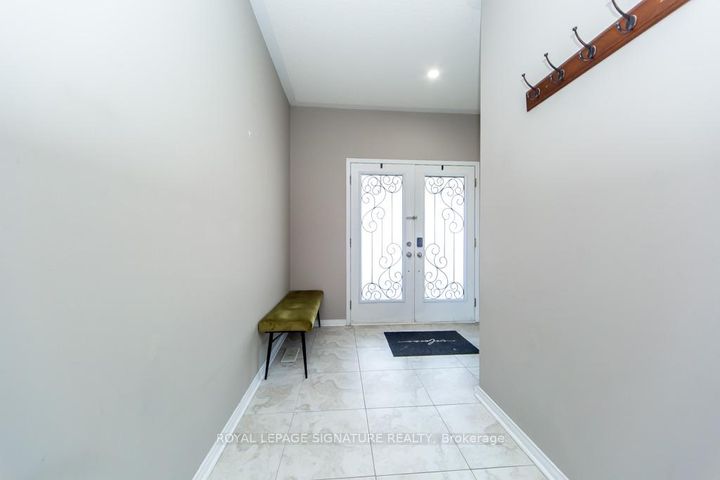 Photo 2 at 3260 Sealey Crescent, Alton, Burlington