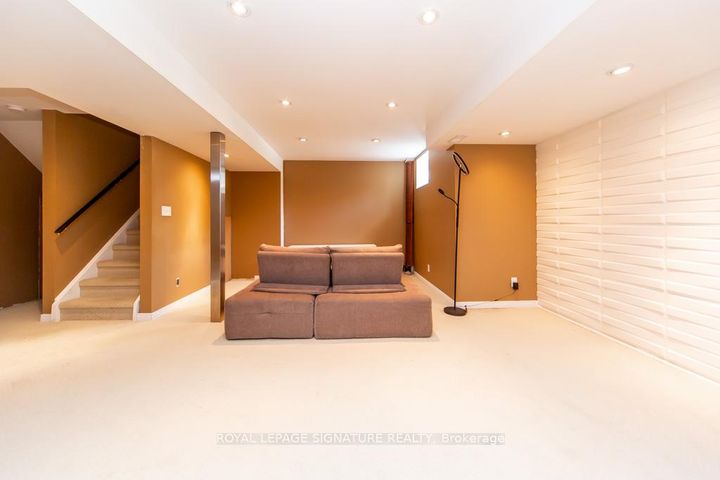 Photo 32 at 3260 Sealey Crescent, Alton, Burlington