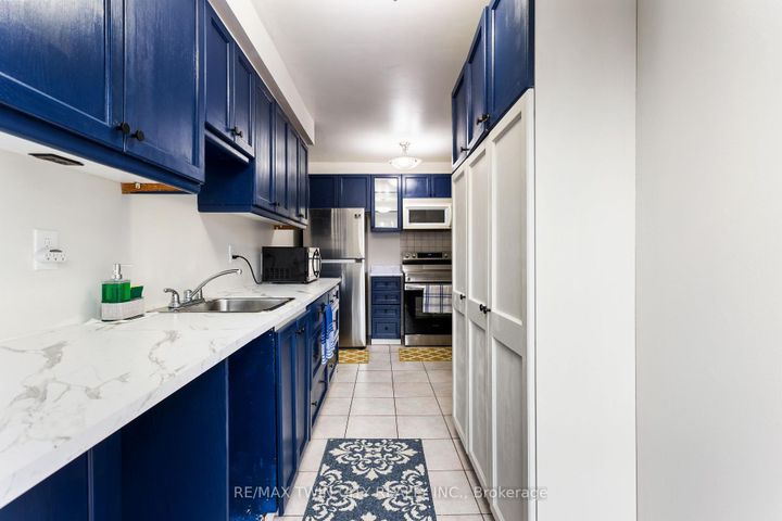 Photo 13 at 7 Eden Park Drive, Southgate, Brampton