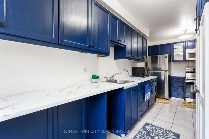 Photo 14 at 7 Eden Park Drive, Southgate, Brampton