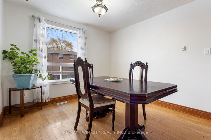 Photo 18 at 7 Eden Park Drive, Southgate, Brampton