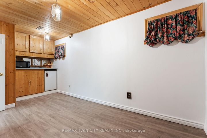 Photo 19 at 7 Eden Park Drive, Southgate, Brampton