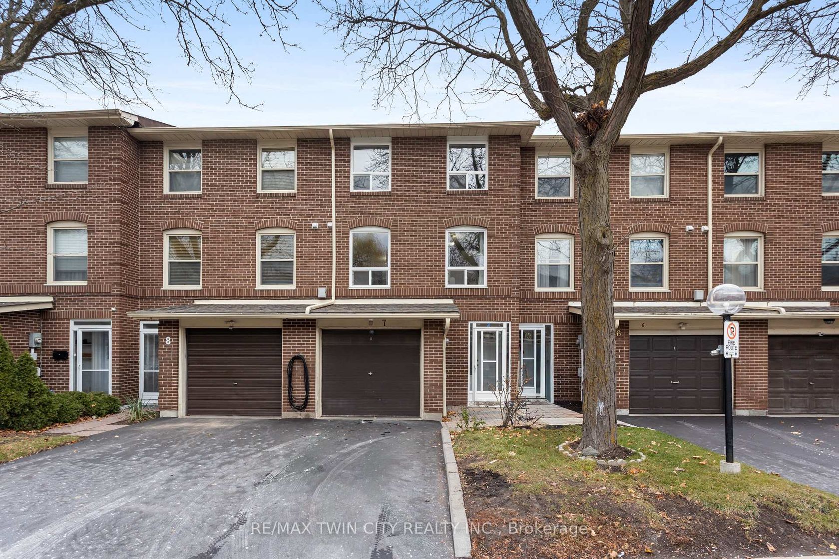 7 Eden Park Drive, Southgate, Brampton 2