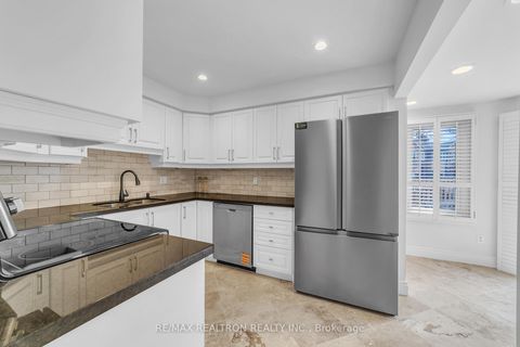 Photo 4 at 61 - 24 Beaumont Place, Uplands, Vaughan