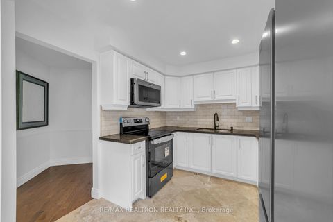 Photo 5 at 61 - 24 Beaumont Place, Uplands, Vaughan