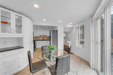 Photo 6 at 61 - 24 Beaumont Place, Uplands, Vaughan