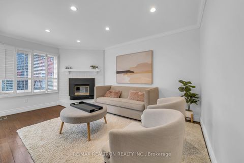 Photo 8 at 61 - 24 Beaumont Place, Uplands, Vaughan