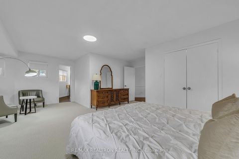 Photo 11 at 61 - 24 Beaumont Place, Uplands, Vaughan