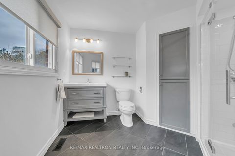 Photo 12 at 61 - 24 Beaumont Place, Uplands, Vaughan