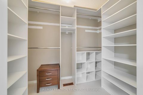 Photo 13 at 61 - 24 Beaumont Place, Uplands, Vaughan