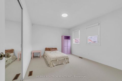 Photo 14 at 61 - 24 Beaumont Place, Uplands, Vaughan