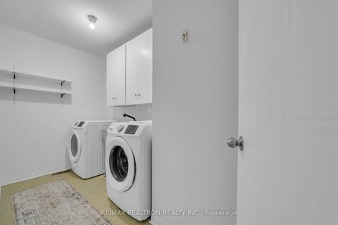 Photo 18 at 61 - 24 Beaumont Place, Uplands, Vaughan