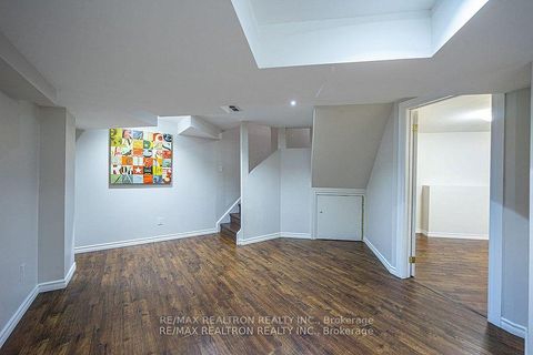 Photo 19 at 61 - 24 Beaumont Place, Uplands, Vaughan