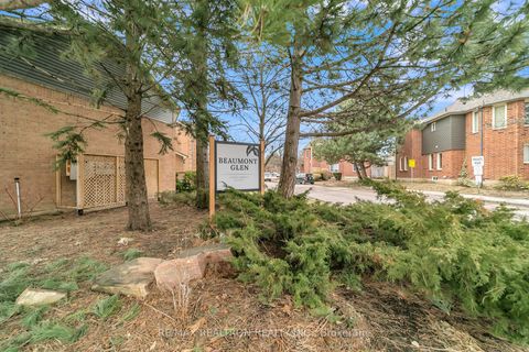 Photo 26 at 61 - 24 Beaumont Place, Uplands, Vaughan