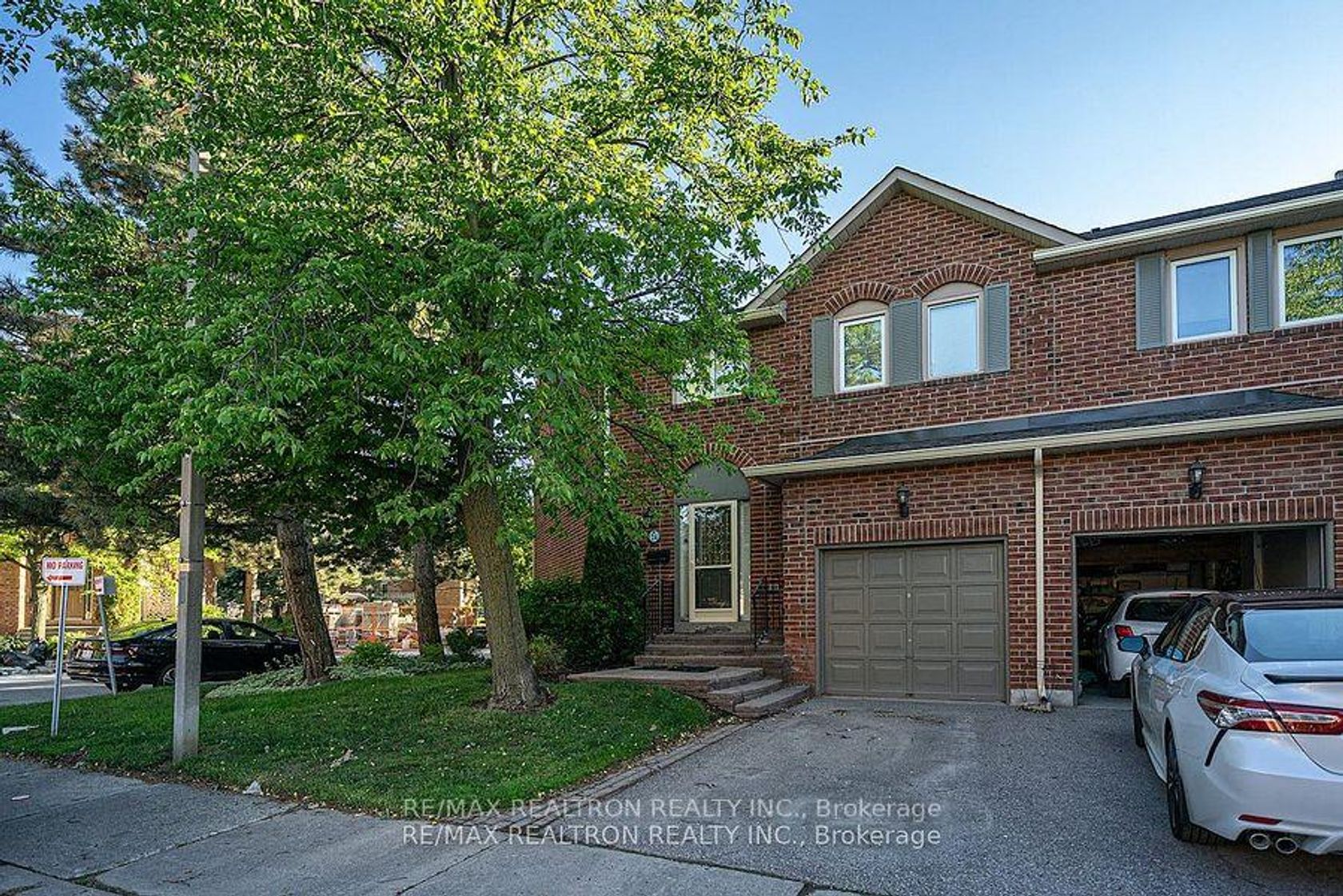 61 - 24 Beaumont Place, Uplands, Vaughan 