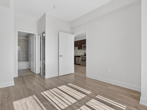 Photo 15 at 518 - 2800 Keele Street, CFB, Toronto