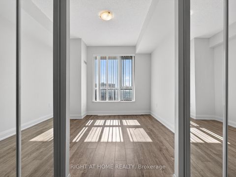 Photo 17 at 518 - 2800 Keele Street, CFB, Toronto