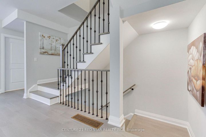 Photo 12 at 23 - 260 Eagle Street, Central Newmarket, Newmarket