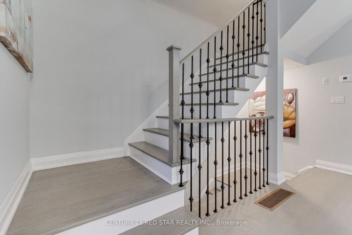 Photo 32 at 23 - 260 Eagle Street, Central Newmarket, Newmarket