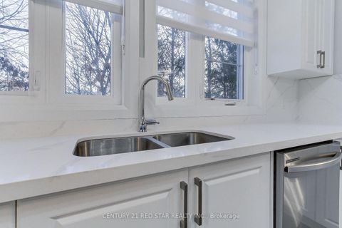 Photo 17 at 23 - 260 Eagle Street, Central Newmarket, Newmarket