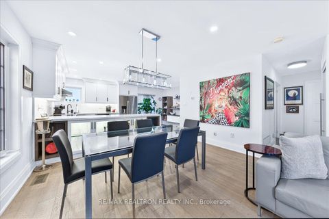 Photo 7 at 165 Clearmeadow Boulevard, Summerhill Estates, Newmarket