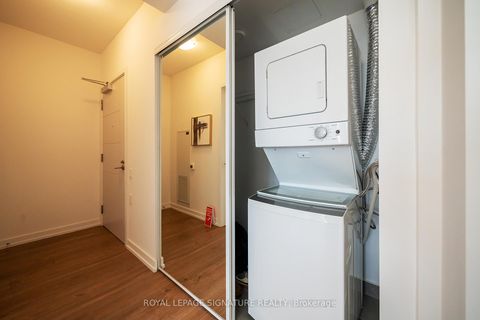 Photo 17 at 1701 - 203 College Street, Chinatown, Toronto