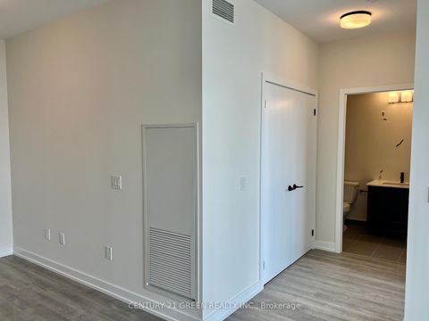 Photo 4 at 1011 - 2300 St. Clair Avenue W, Junction Area, Toronto