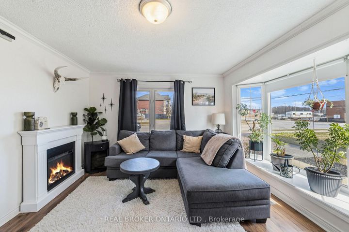 Photo 5 at 1378 Upper Wellington Street, Jerome, Hamilton