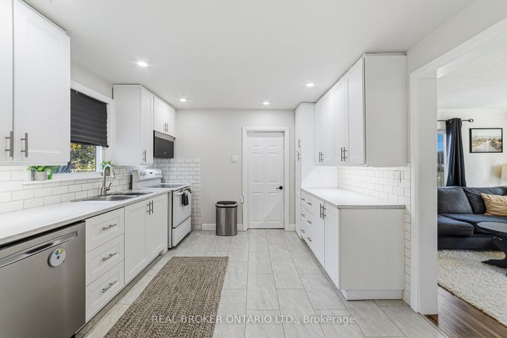 Photo 6 at 1378 Upper Wellington Street, Jerome, Hamilton