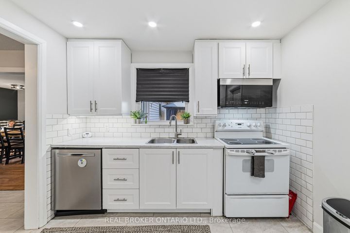 Photo 11 at 1378 Upper Wellington Street, Jerome, Hamilton