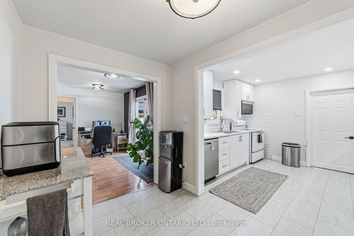 Photo 12 at 1378 Upper Wellington Street, Jerome, Hamilton