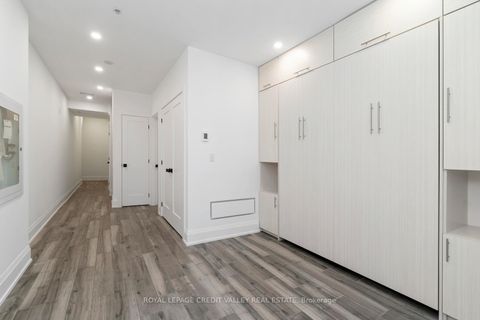 Photo 7 at 60 A Tecumseth Street, Niagara, Toronto