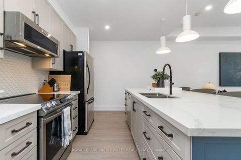 Photo 16 at 60 A Tecumseth Street, Niagara, Toronto