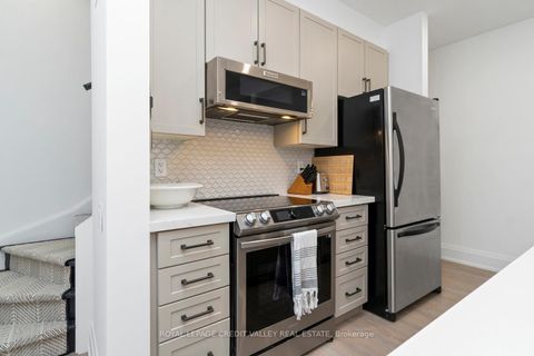 Photo 17 at 60 A Tecumseth Street, Niagara, Toronto