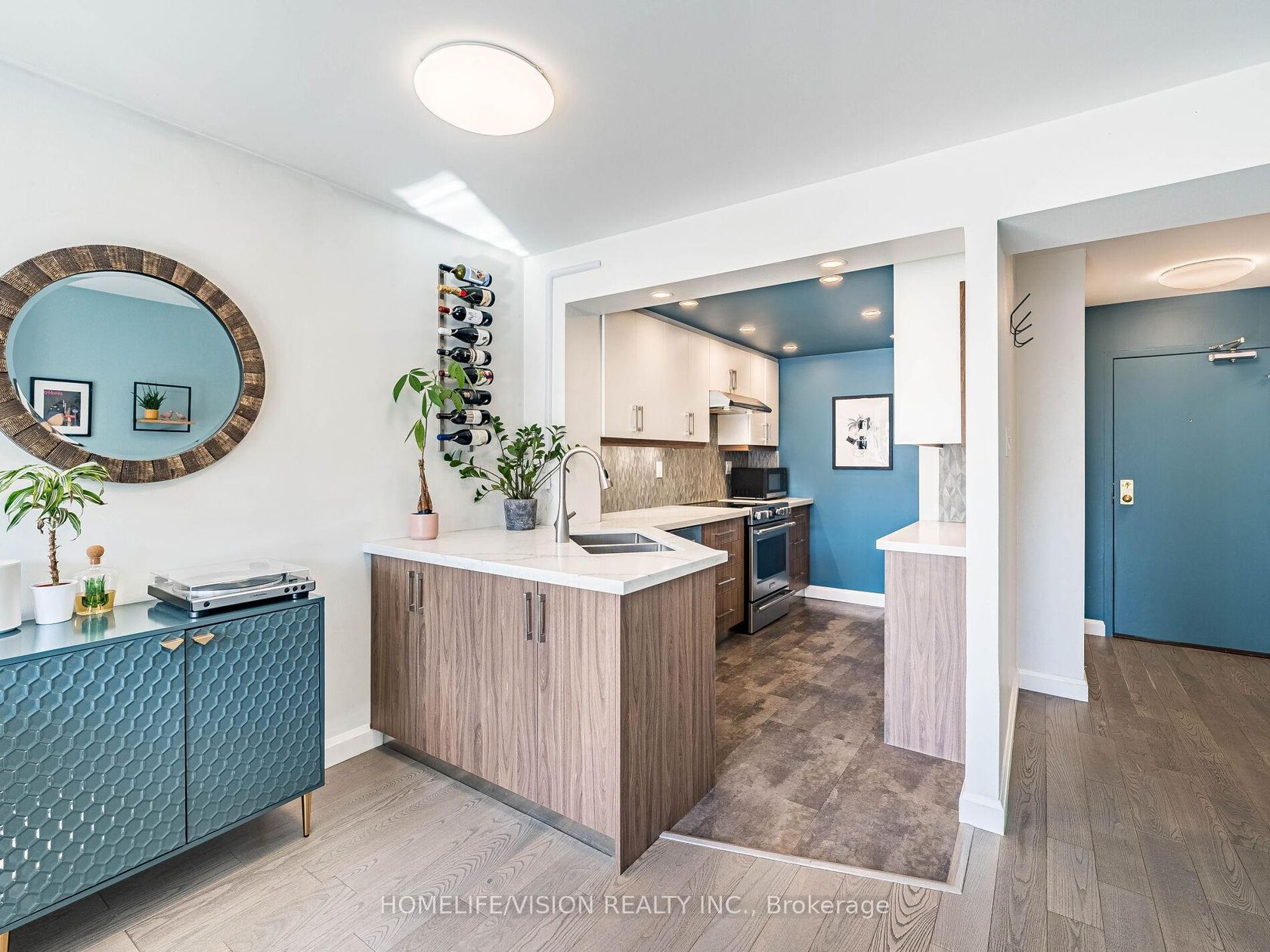 301 - 456 College Street, Little Italy, Toronto photo 2