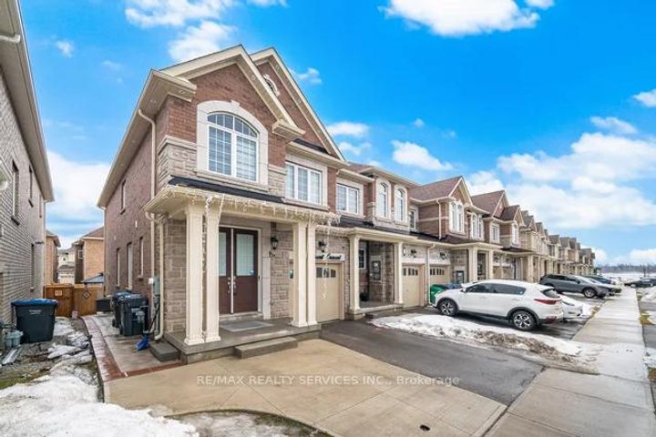 Photo 4 at 24 Benhurst Crescent, Northwest Brampton, Brampton