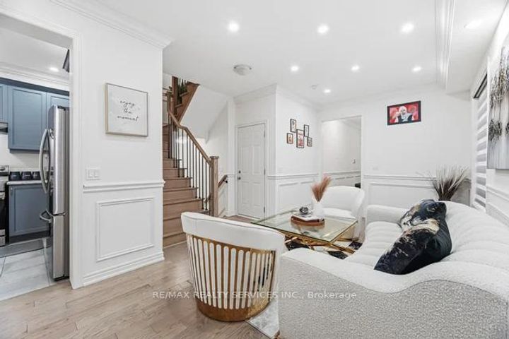 Photo 10 at 24 Benhurst Crescent, Northwest Brampton, Brampton