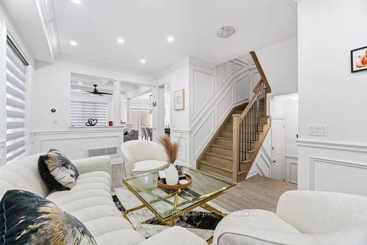 Photo 11 at 24 Benhurst Crescent, Northwest Brampton, Brampton