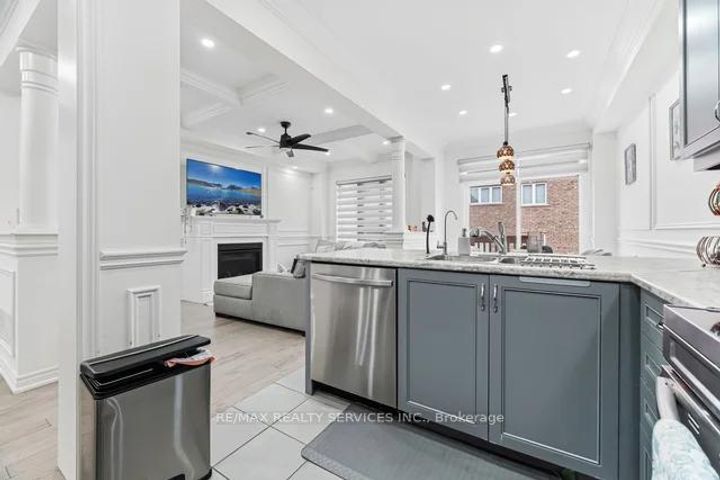 Photo 15 at 24 Benhurst Crescent, Northwest Brampton, Brampton